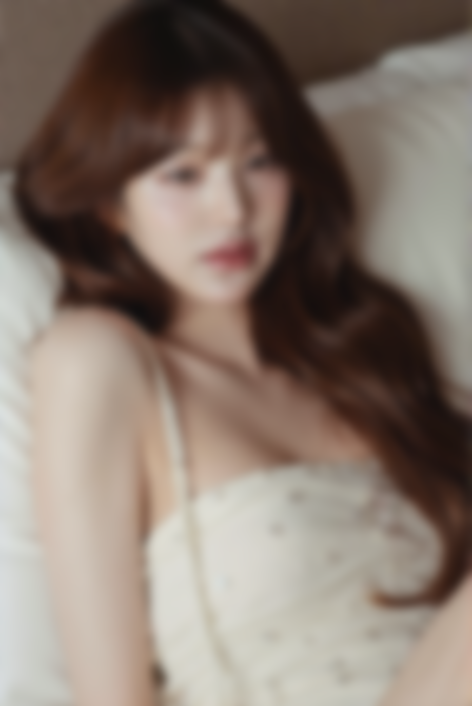 Wonyoung - Sleepy Beauty - 20 pics